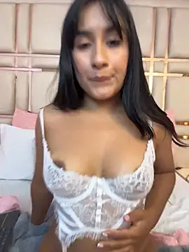 AlliceJhones stripchat live cam model