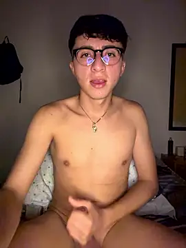 CamiRojas_boy stripchat live cam model