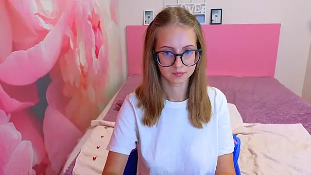 AliceAdams stripchat live cam model
