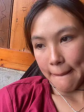 hoa_mai stripchat live cam model