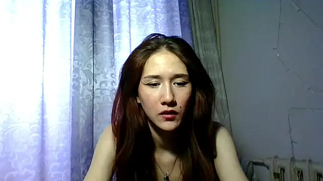 NickiKisinger stripchat live cam model