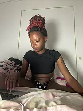 minimama69 stripchat live cam model
