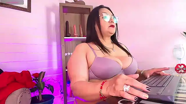 EllenaBoobs_ stripchat live cam model