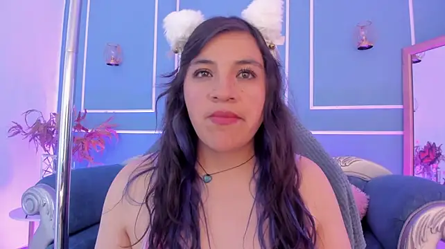 TaraTaylorr stripchat live cam model