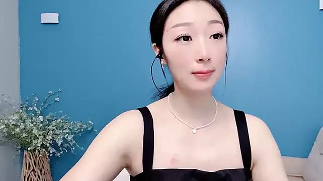 ella55-- stripchat live cam model