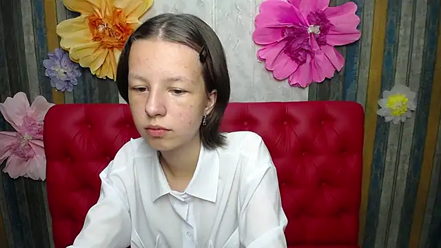LindaSSlim stripchat live cam model