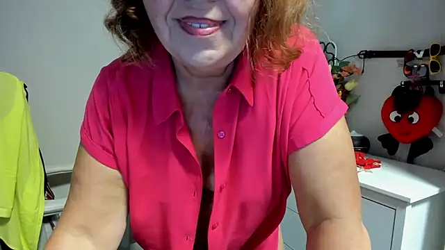 Adelewildx stripchat live cam model