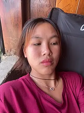 hoa_mai stripchat live cam model