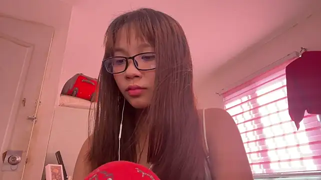 KimberDoto stripchat live cam model