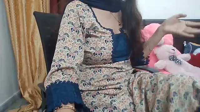 Sexy_iknoor stripchat live cam model