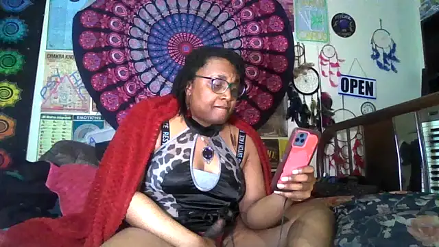 GardeniaFields stripchat live cam model