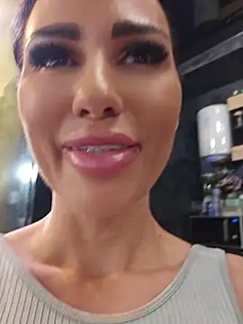 KatiaDivine stripchat live cam model