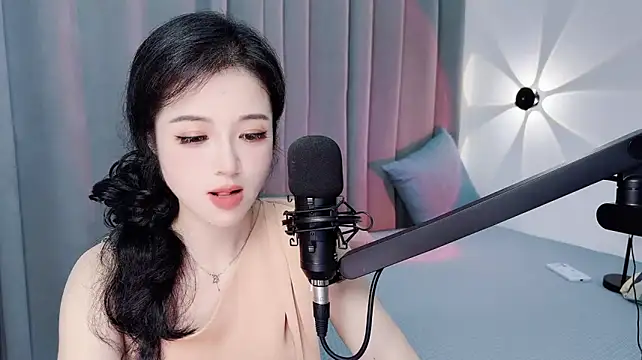 Momo-Wow stripchat live cam model