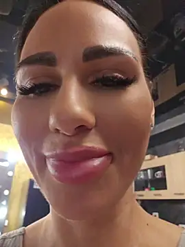 KatiaDivine stripchat live cam model