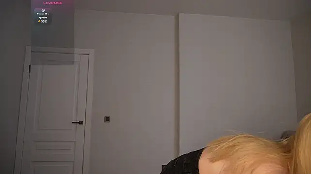 RosyMae stripchat live cam model