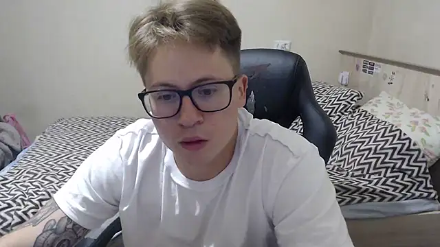 Maxxxgayboy stripchat live cam model