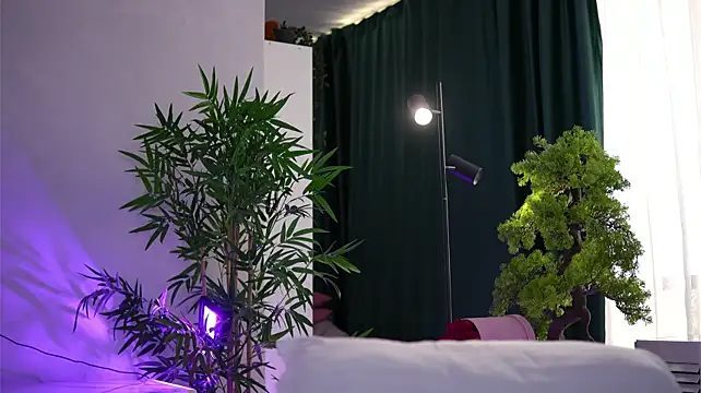 ArtTeasee stripchat live cam model