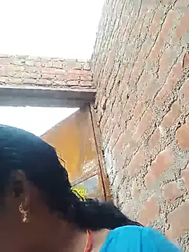 Joohi_Chawla143 stripchat live cam model