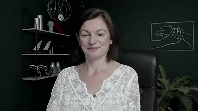 VivianWILD stripchat live cam model