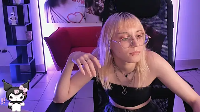 ReminaMeow stripchat live cam model