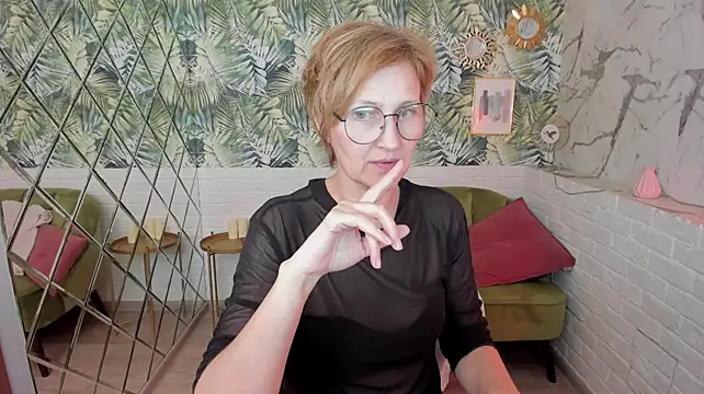 Paris_Cherry stripchat live cam model