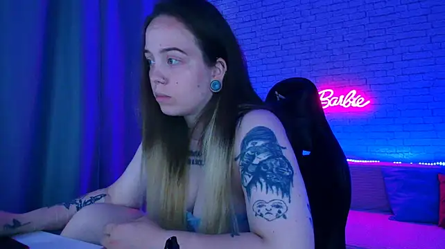 Niicaa stripchat live cam model