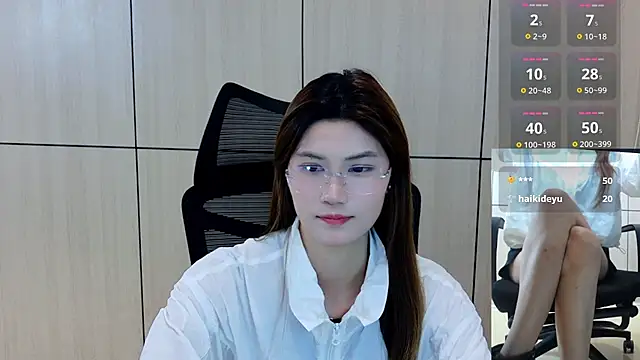 zhen-68 stripchat live cam model