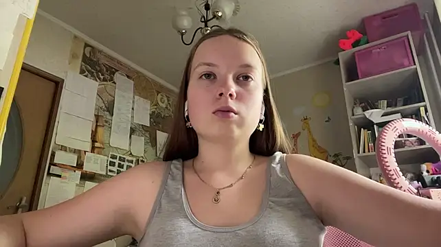 Aileyn stripchat live cam model