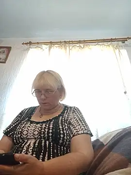 Elena_Beautiful784 stripchat live cam model
