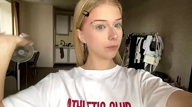 EmilyMint stripchat live cam model