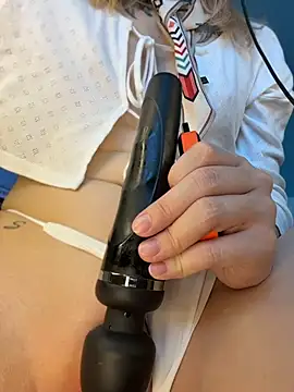 KiraGhostFlame stripchat live cam model