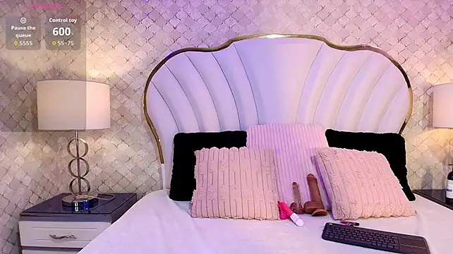 YazminJenner stripchat live cam model