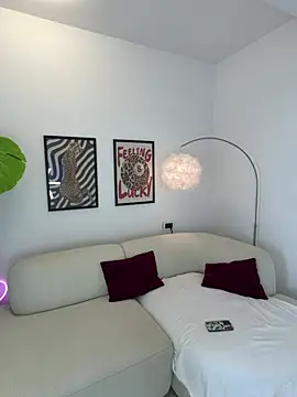 Rileysim88 stripchat live cam model