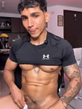 muscle_boyhorny stripchat live cam model