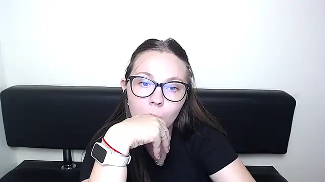 LiliaErmi stripchat live cam model