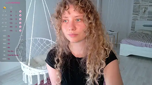 Milounee stripchat live cam model