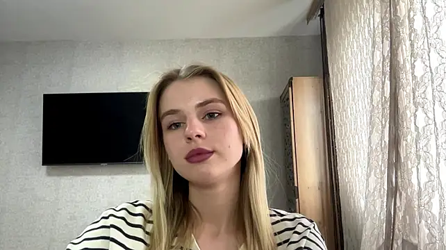 StephenieLandres stripchat live cam model
