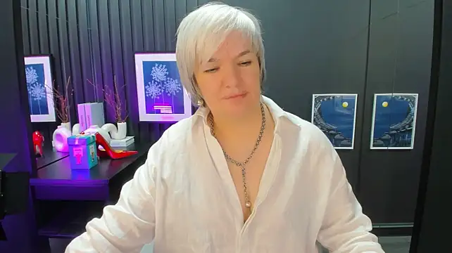 CarmenSoft stripchat live cam model