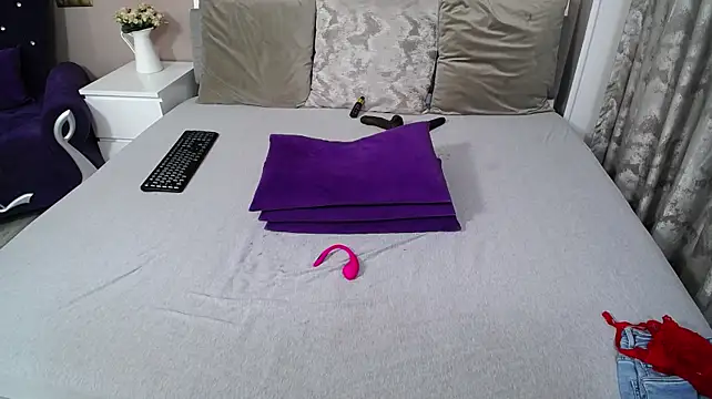 LilithReys stripchat live cam model