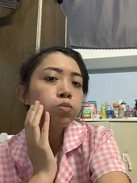 Minee1202 stripchat live cam model
