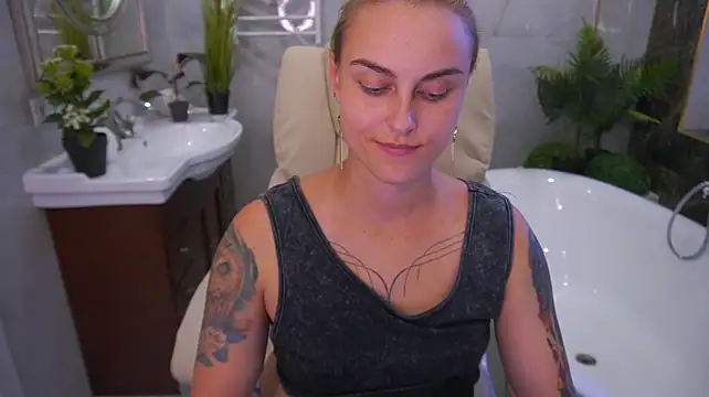 RayeReam stripchat live cam model