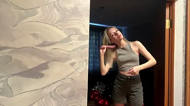 LeomaCrozat stripchat live cam model