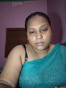 Cute-XXXY stripchat live cam model