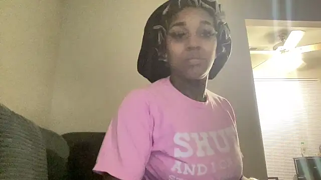 Creamesensation stripchat live cam model