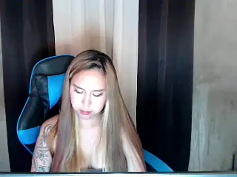 Orphankitten7 stripchat live cam model