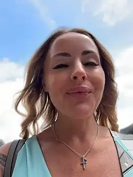 EmaSalis stripchat live cam model