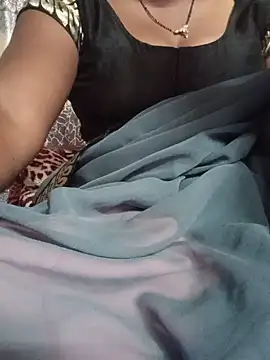 PUJA770 stripchat live cam model