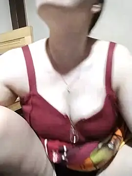 Squirt107 stripchat live cam model