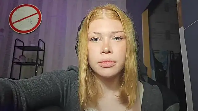 GinnySplitt stripchat live cam model