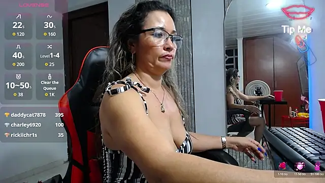 noelia_milf19 stripchat live cam model